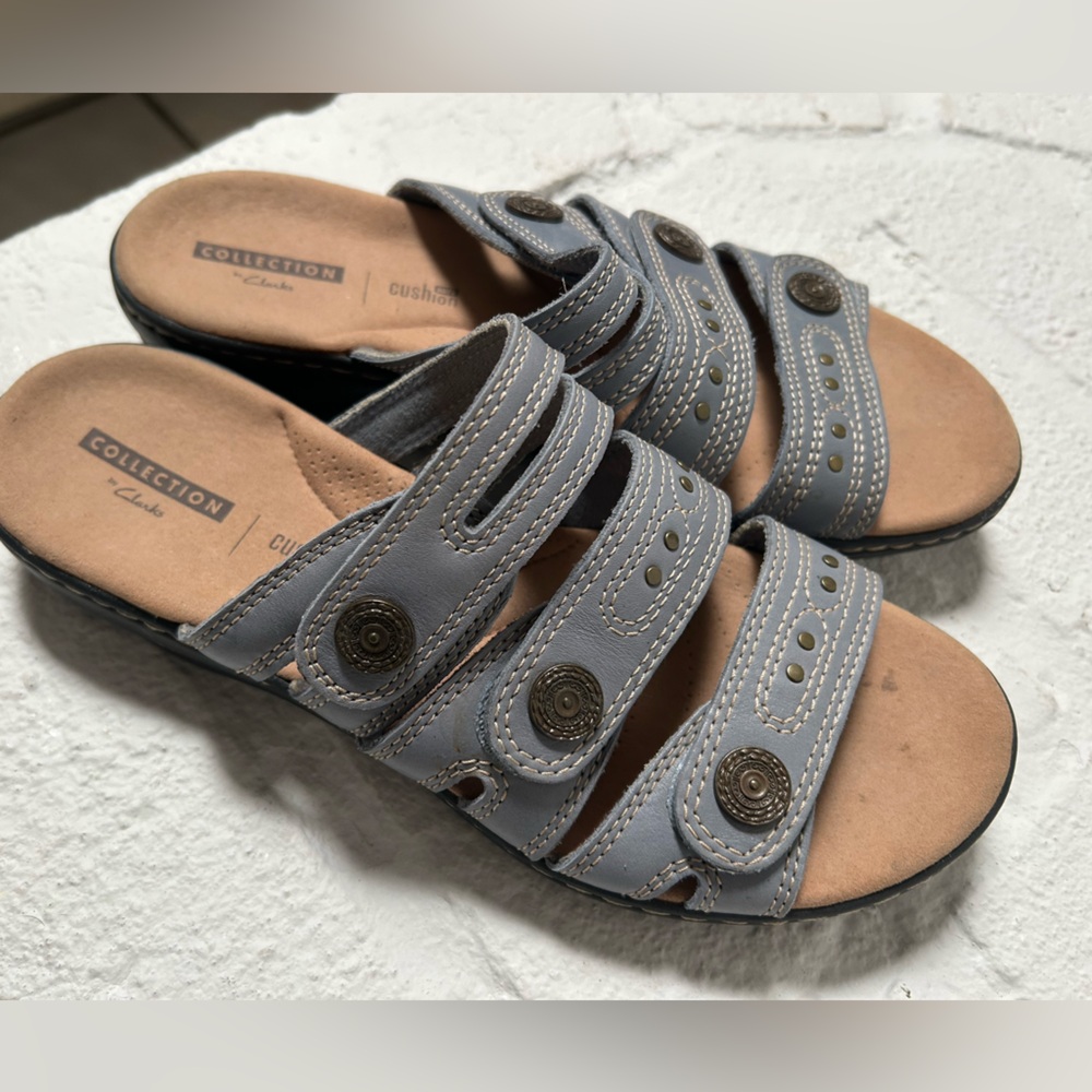 Clarks Gray Triple-Strap Slide Sandals with Button Accents/ Size 7.5